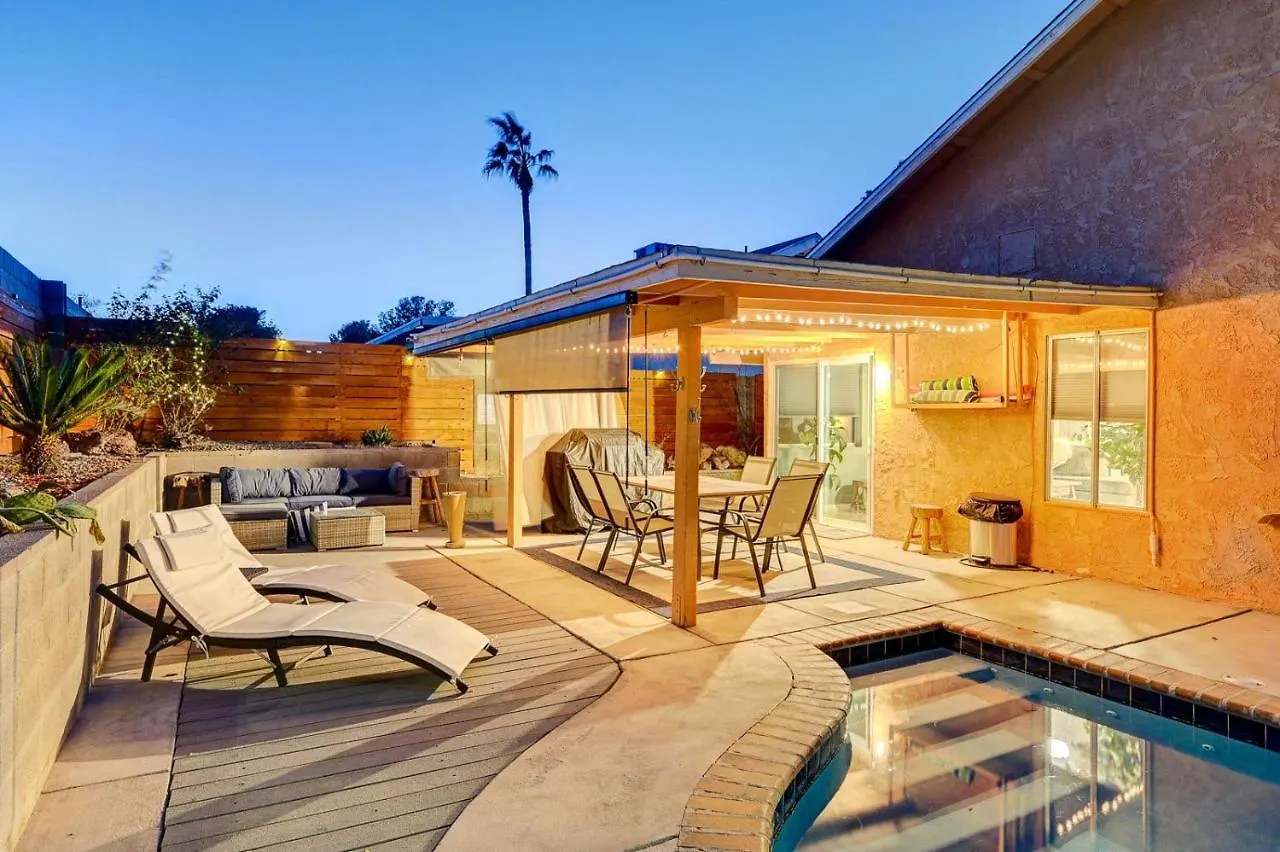 Desert Oasis Villa: Heated Pool Minutes from Vegas Strip Las Vegas 0*,