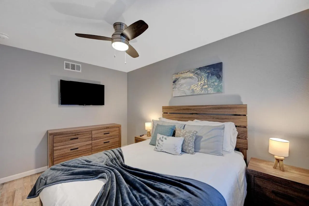 Desert Oasis Villa: Heated Pool Minutes from Vegas Strip Las Vegas Holiday home