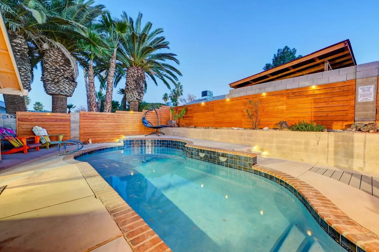 New! Fresh & Fun Heated Pool In Las Vegas, 4 Bedrooms, 1-Story, Minutes To The Las Vegas Strip, Full Kitchen 0*,