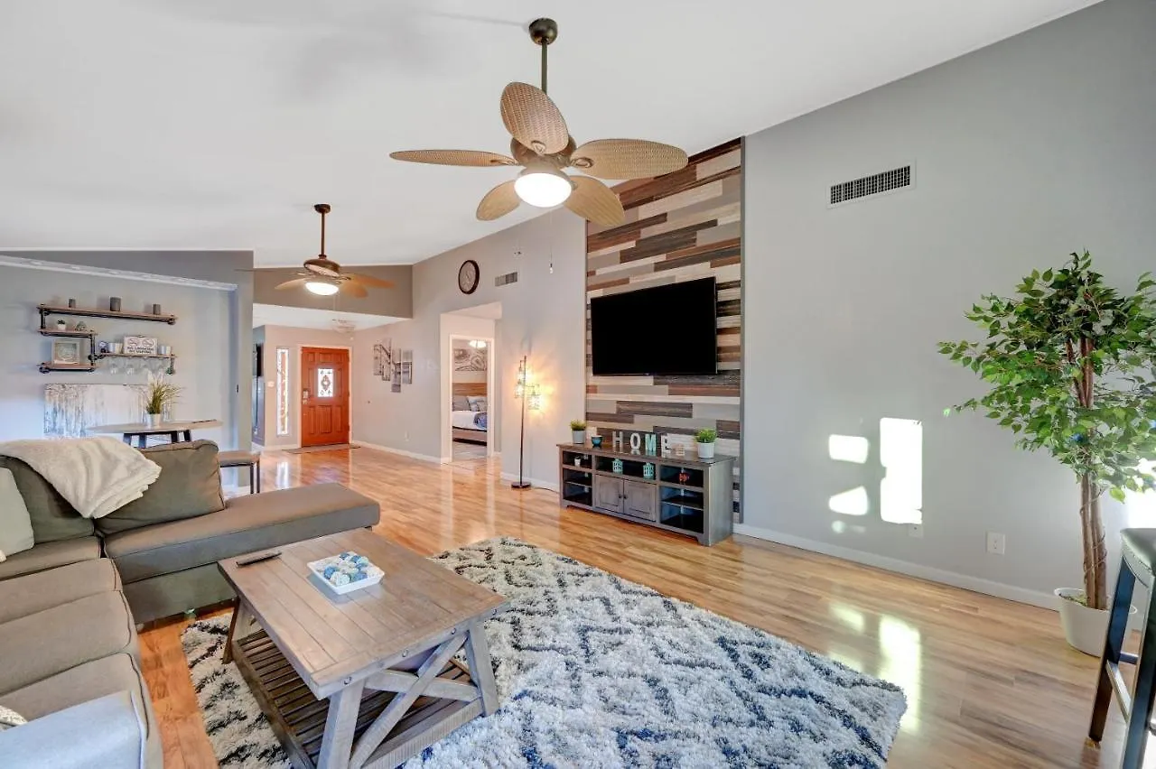 Holiday home Desert Oasis Villa: Heated Pool Minutes from Vegas Strip Las Vegas United States